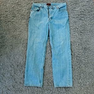 Bannana republic baggy denim jeans. Super good quality and amazing fit